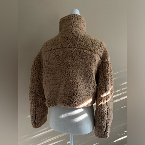 Cropped Teddy Jacket - Picture 9 of 10